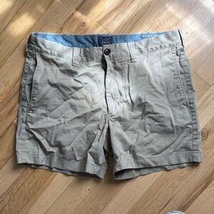 J. Crew Men’s 5” Flat Front Chino Shorts in Khaki